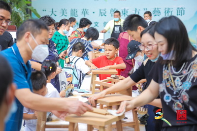大美龍華·辰啟東方——深圳文博會(huì)戴為集團(tuán)分會(huì)場(chǎng)藝術(shù)節(jié)盛大啟幕，共繪灣區(qū)人文新畫卷